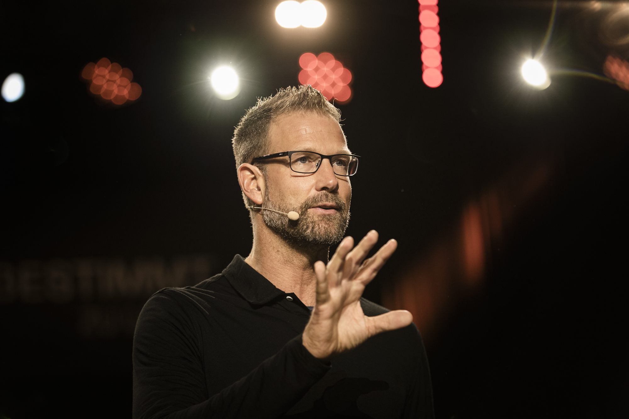 Christian Bischoff spricht live auf der Bühne